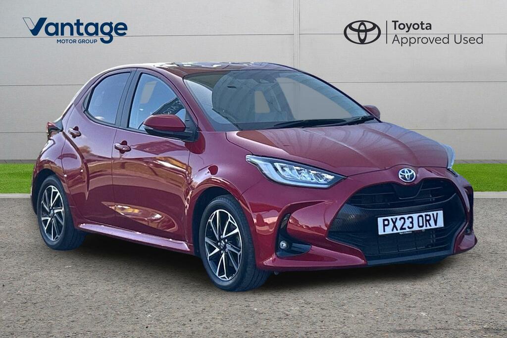 Toyota Yaris 1.5 Vvt-h Design E-cvt Euro 6 Ss Red