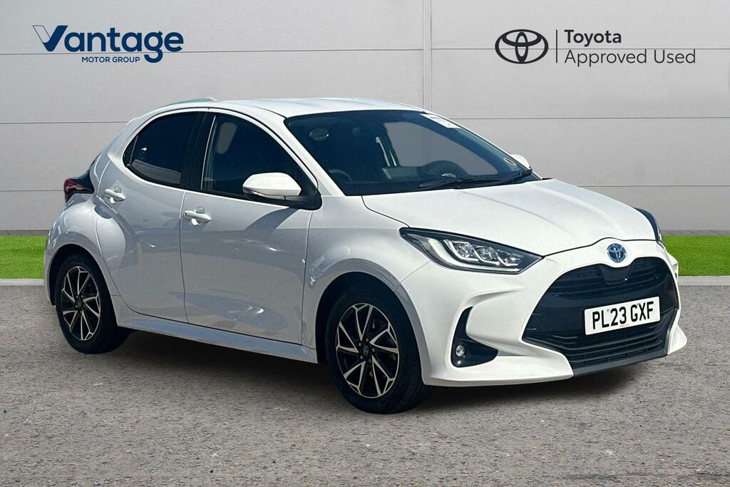 Toyota Yaris 1.5 Vvt-h Design E-cvt Euro 6 Ss White