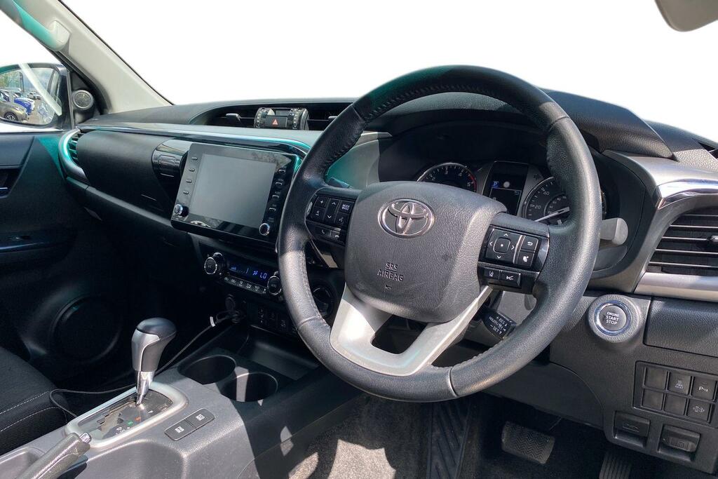 Toyota HILUX 2.8 D-4d Invincible 4Wd Euro 6 Ss White #6