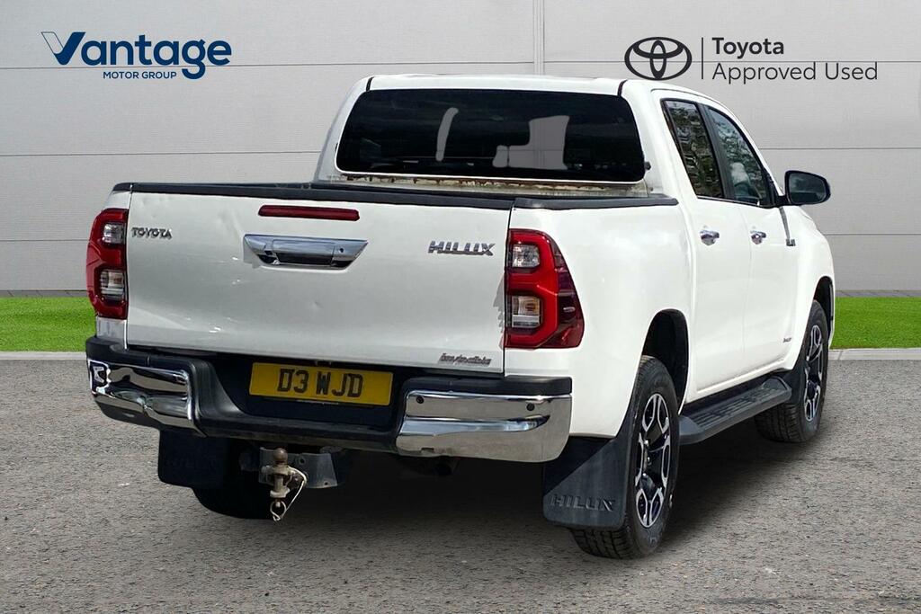 Toyota HILUX 2.8 D-4d Invincible 4Wd Euro 6 Ss White #2