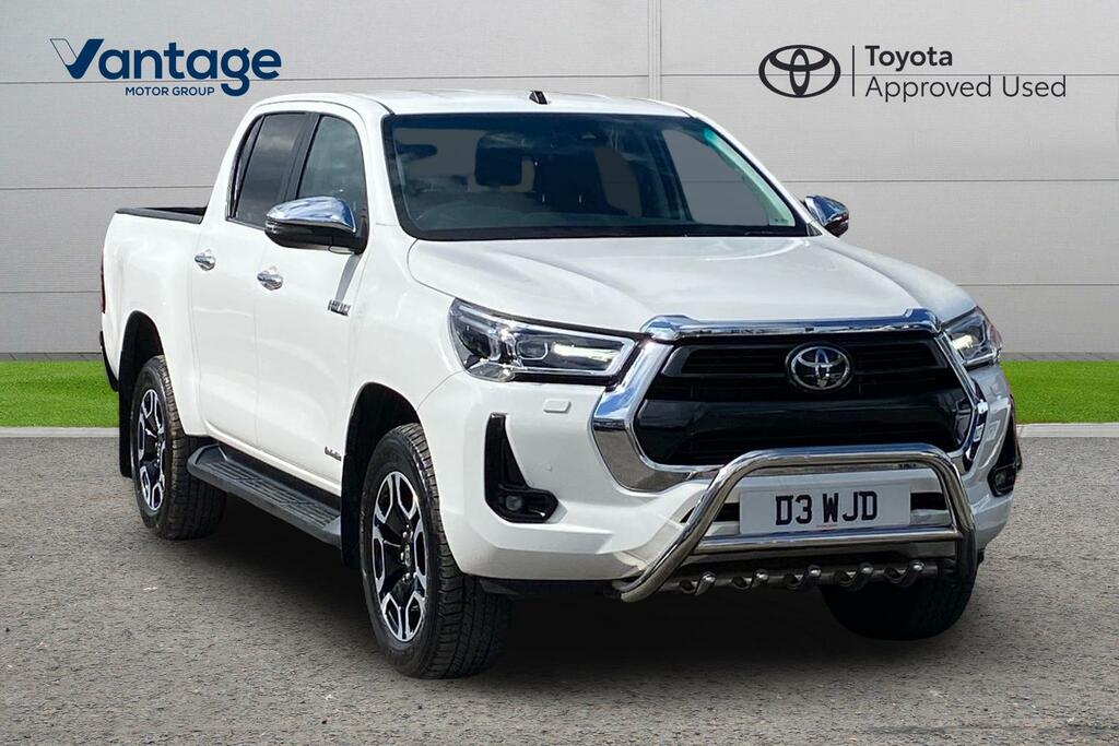 Toyota HILUX 2.8 D-4d Invincible 4Wd Euro 6 Ss White