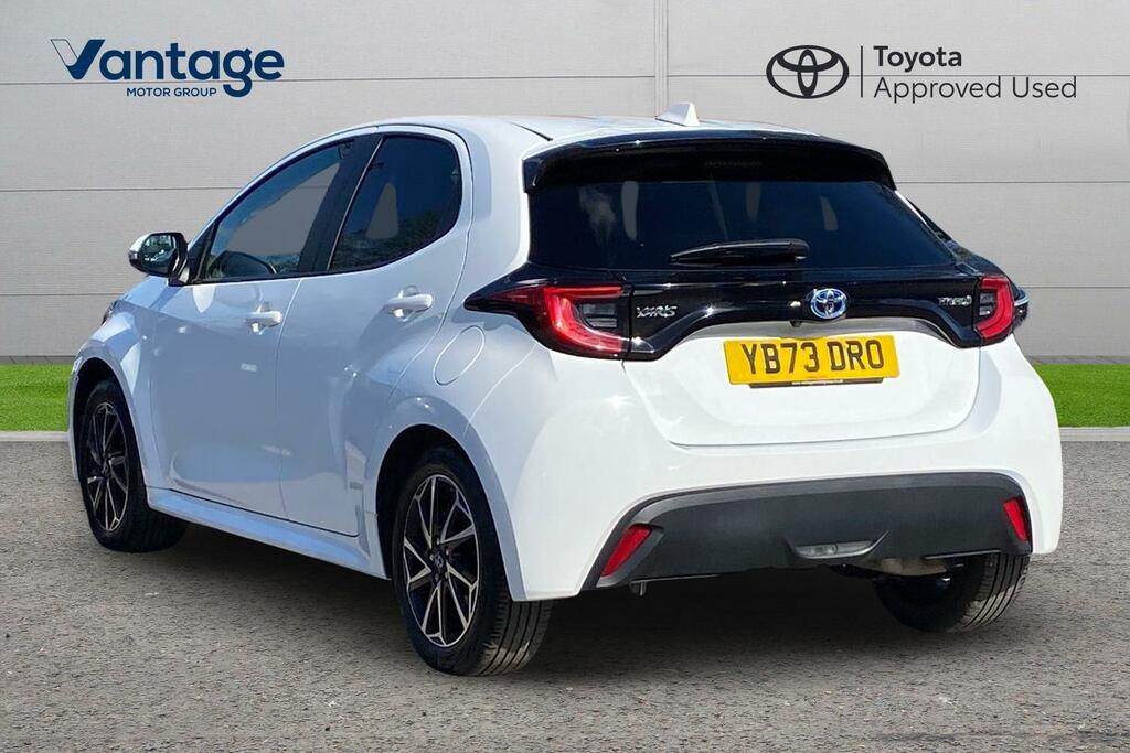 Toyota Yaris 1.5 Vvt-h Design E-cvt Euro 6 Ss YB73DRO White #4