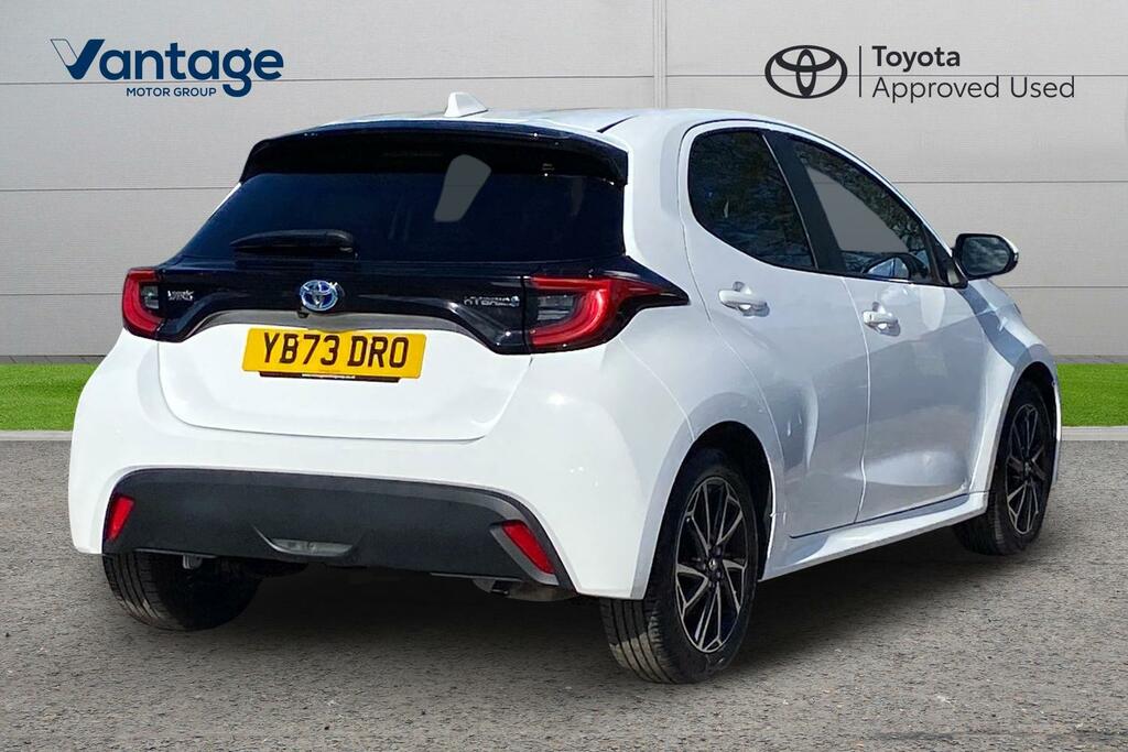Toyota Yaris 1.5 Vvt-h Design E-cvt Euro 6 Ss YB73DRO White #2