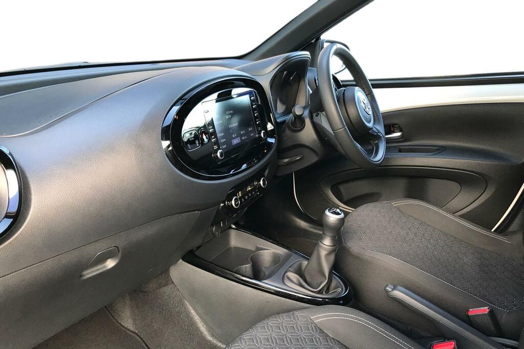 Toyota Aygo X 1.0 Vvt-i Edge Euro 6 Ss WV23YUT White #5
