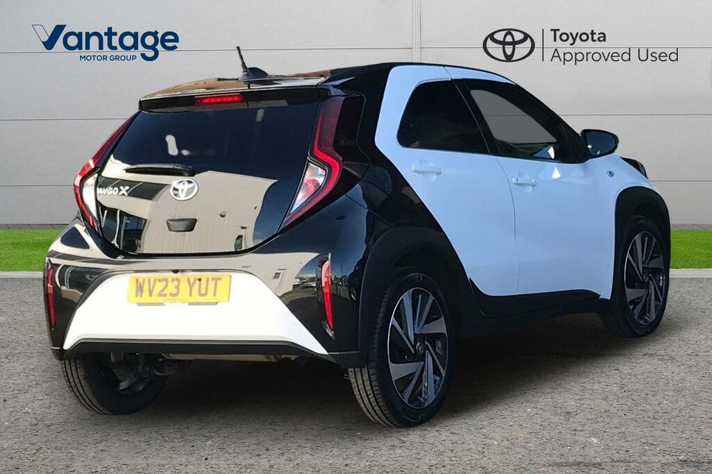 Toyota Aygo X 1.0 Vvt-i Edge Euro 6 Ss WV23YUT White #2