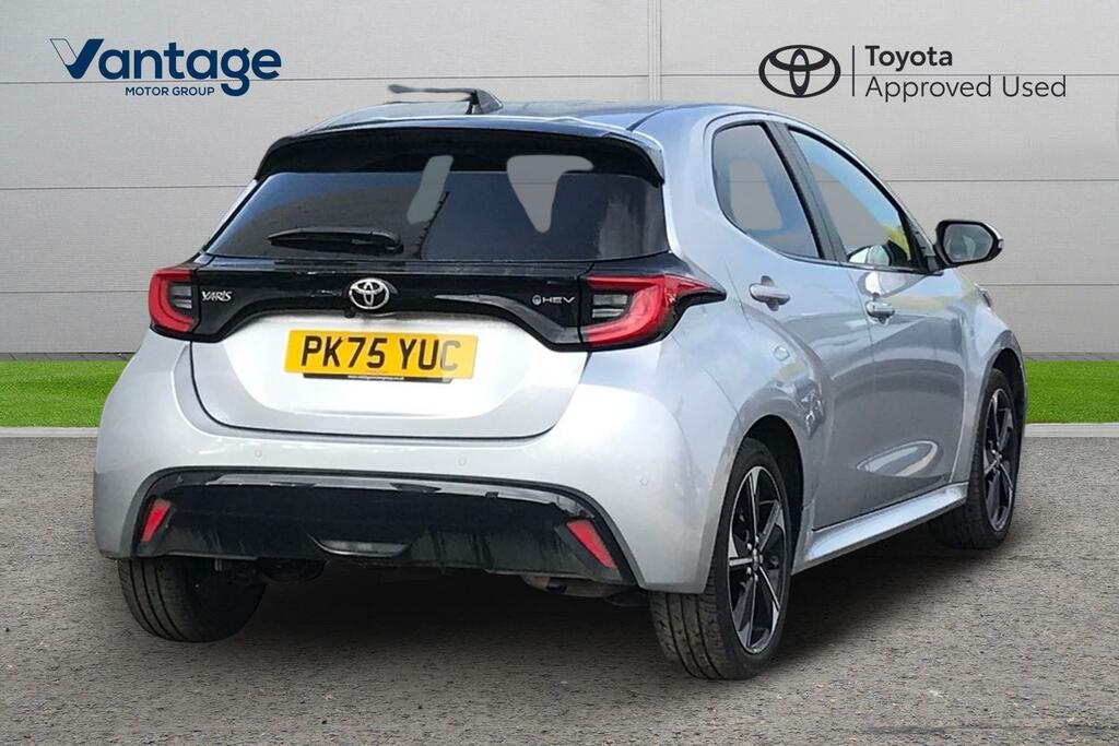Toyota Yaris 1.5 Vvt-h Excel E-cvt Euro 6 Ss PK75YUC Silver #2