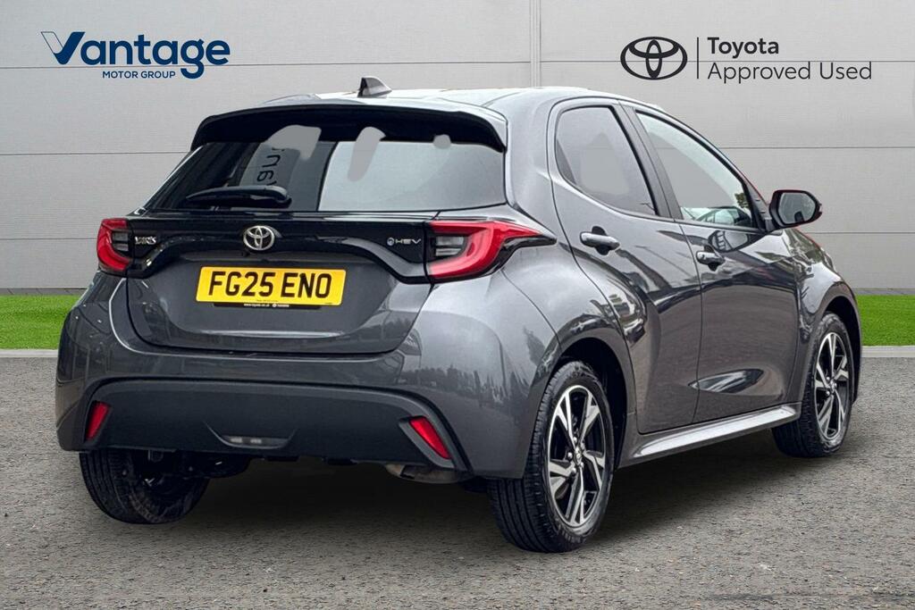Toyota Yaris 1.5 Vvt-h Design E-cvt Euro 6 Ss FG25ENO Grey #2