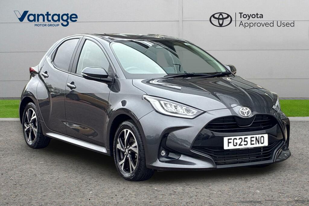 Toyota Yaris 1.5 Vvt-h Design E-cvt Euro 6 Ss Grey