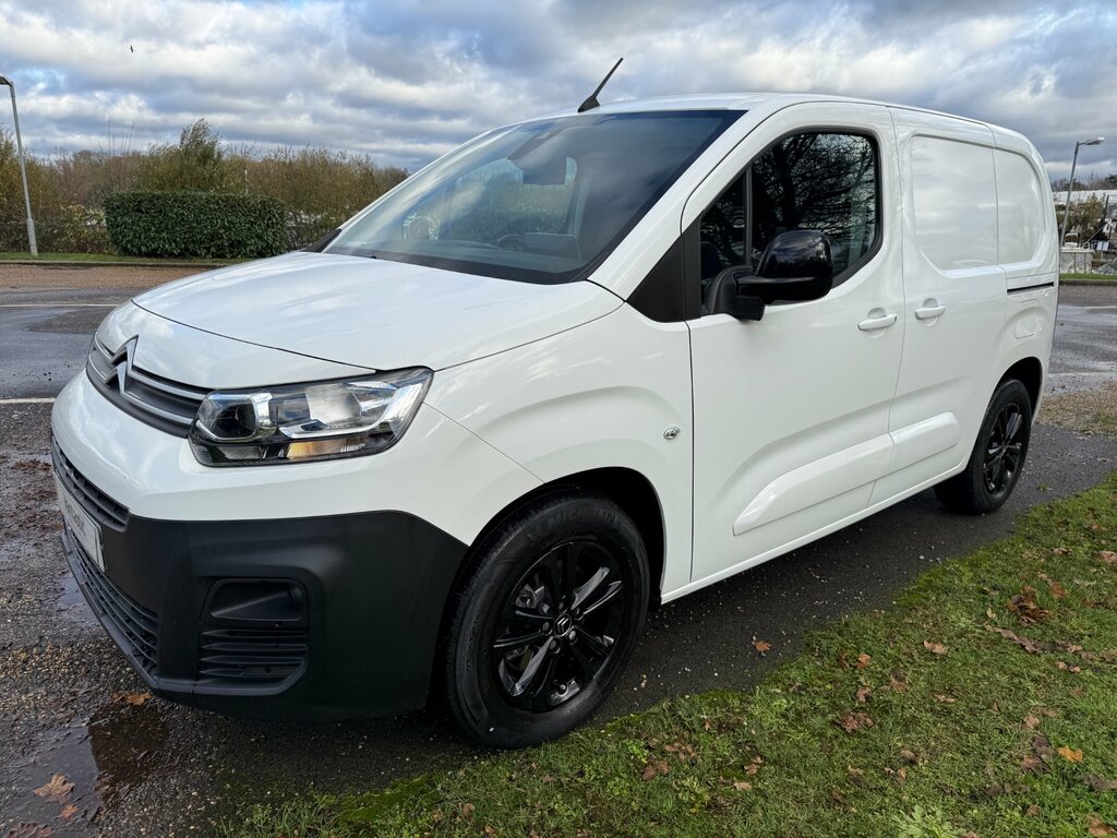 Citroen e-Berlingo 800 50Kwh Driver M Pro Panel Van ML22WVM White #2