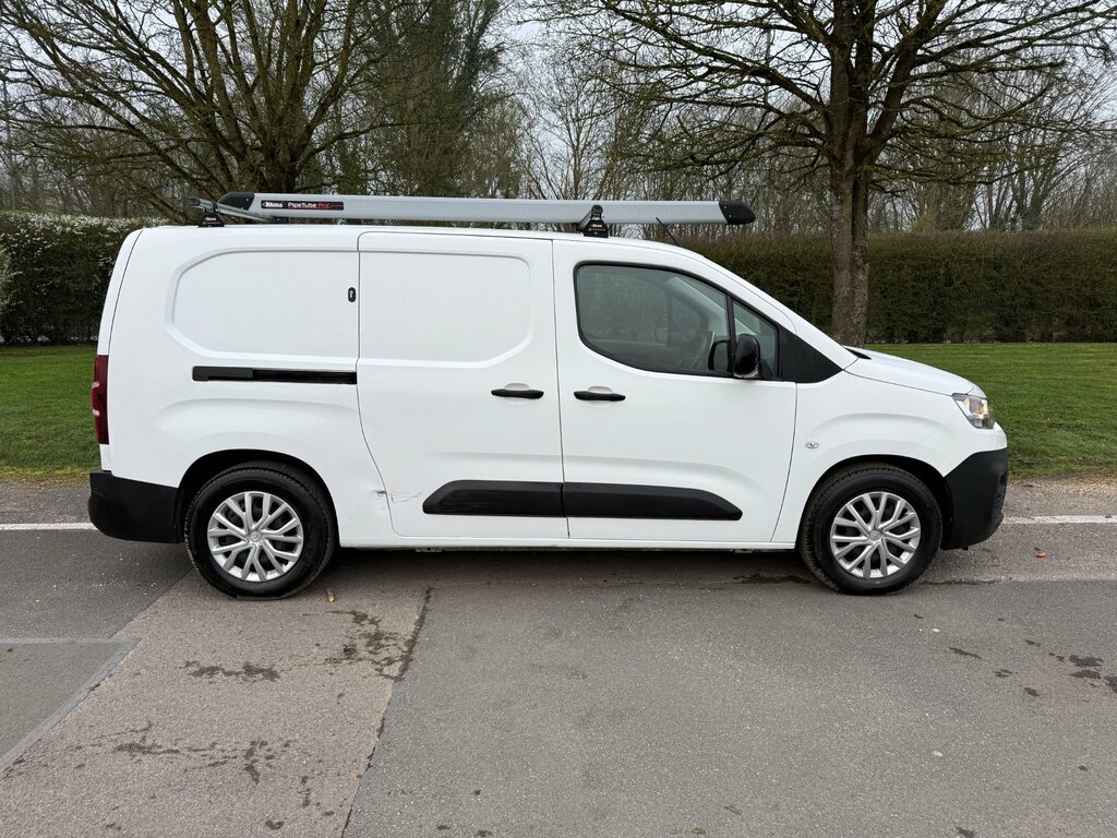 Citroen e-Berlingo 750 50Kwh Enterprise XL Pro Panel Van 6Dr AY22YCO White #4