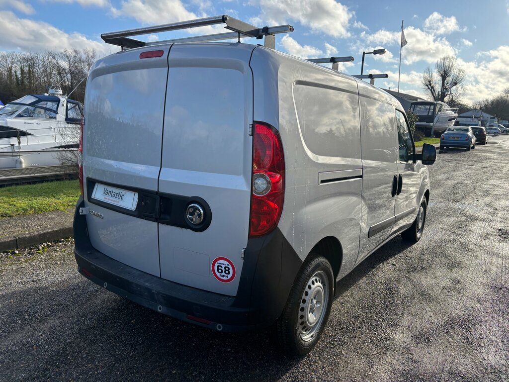 Vauxhall Combo 1.6 Cdti Lwb Long Wheel Base Can Carry A Ton Rare Silver #6