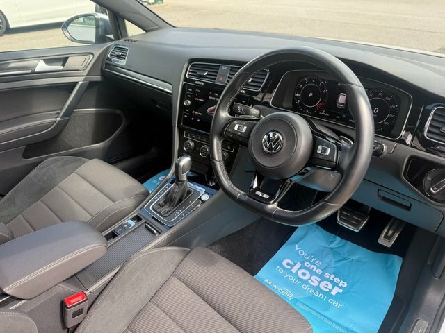 Volkswagen Golf 2020 2.0 Tsi R Hatchback Dsg 4Motion Eu White #2