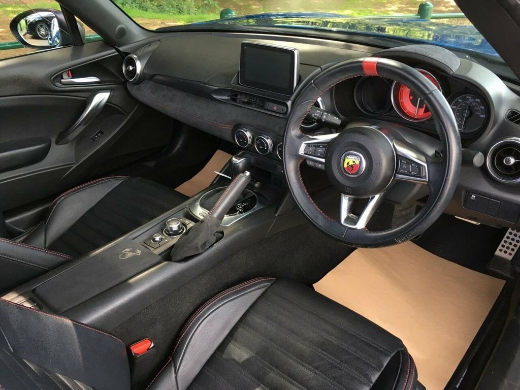 Abarth 124 Spider Convertible MD18WXX Blue #3