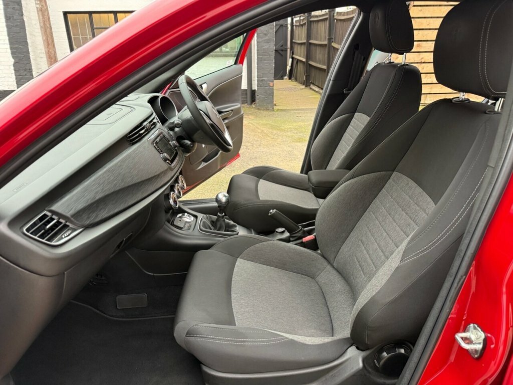 Alfa Romeo Giulietta 1.4L Sport Red #3
