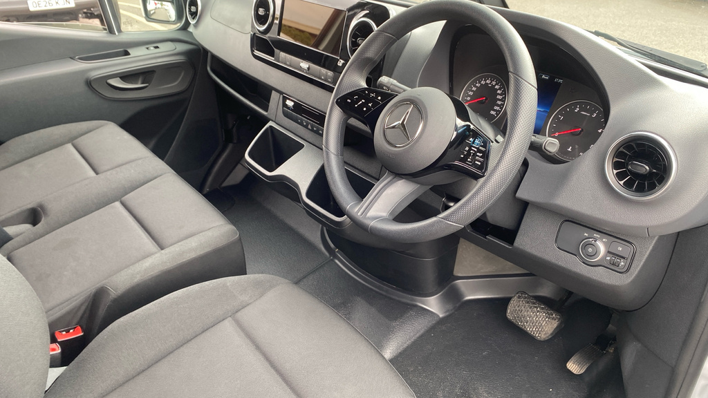 Mercedes-Benz Sprinter Pro White #6