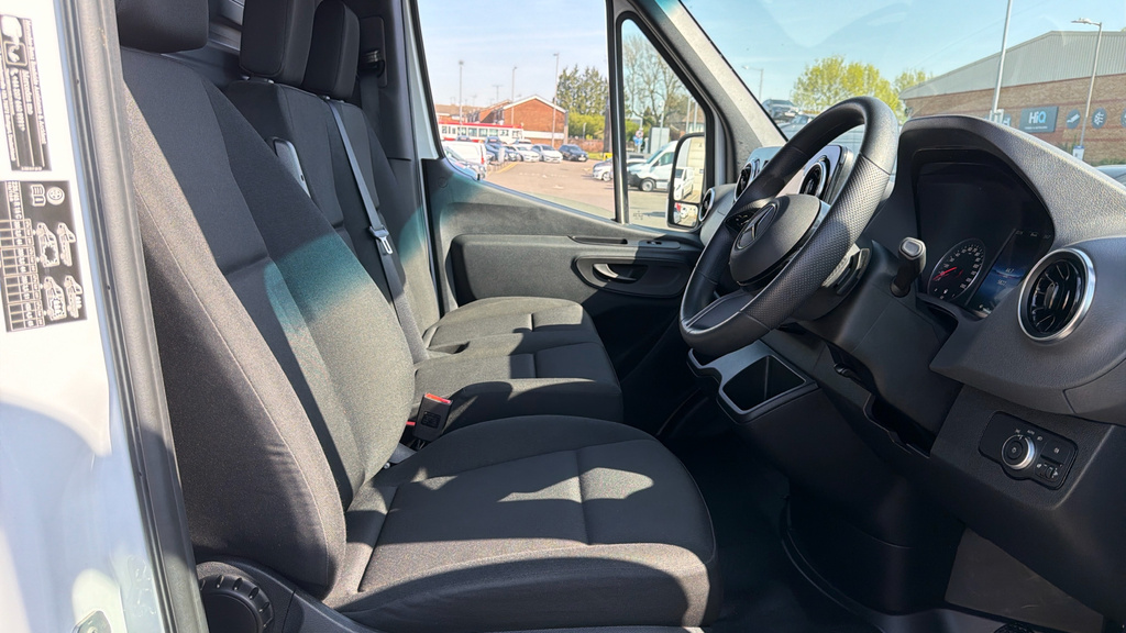 Mercedes-Benz Sprinter Pro White #6