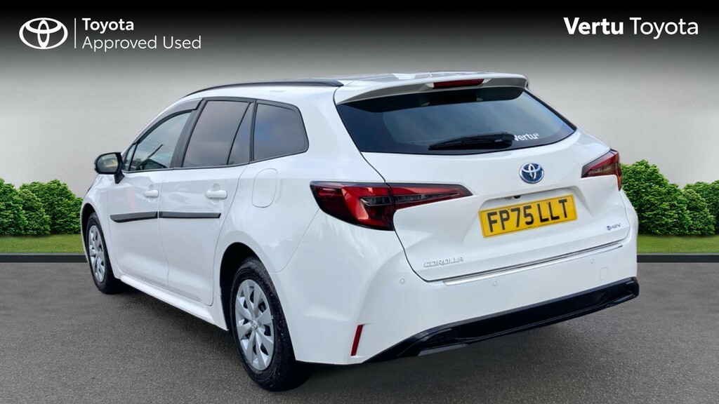 Toyota Corolla Commercial White #4