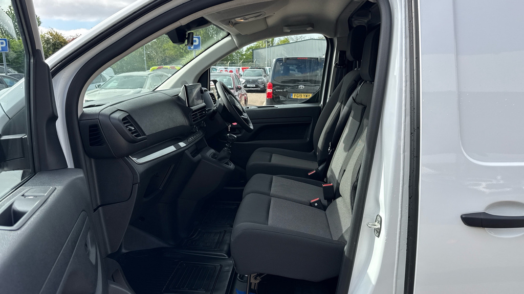 Toyota PROACE Icon FG74GXX White #5