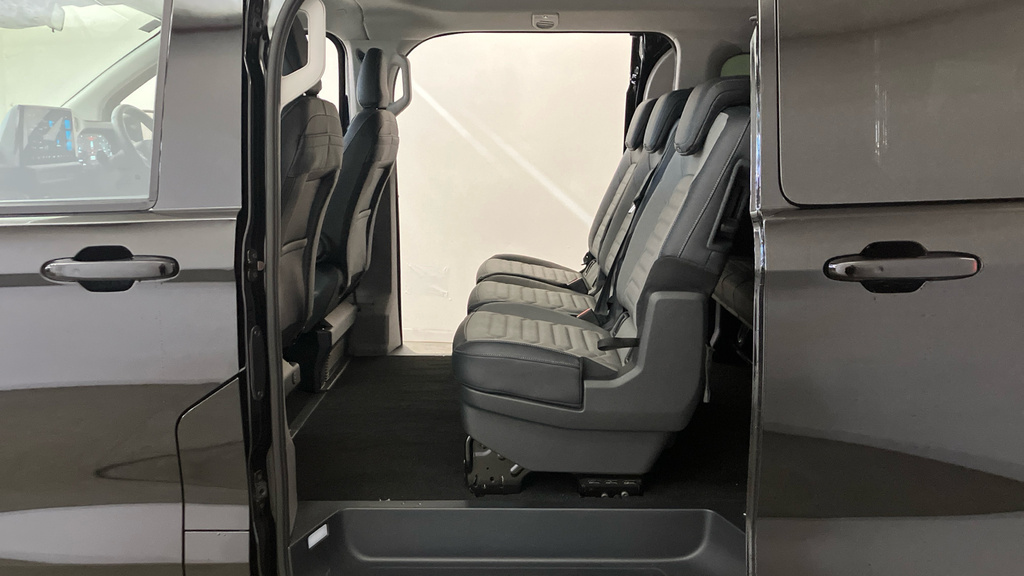 Volkswagen Transporter Shuttle 2.0 Tdi 170Ps Minibus Style Black #25