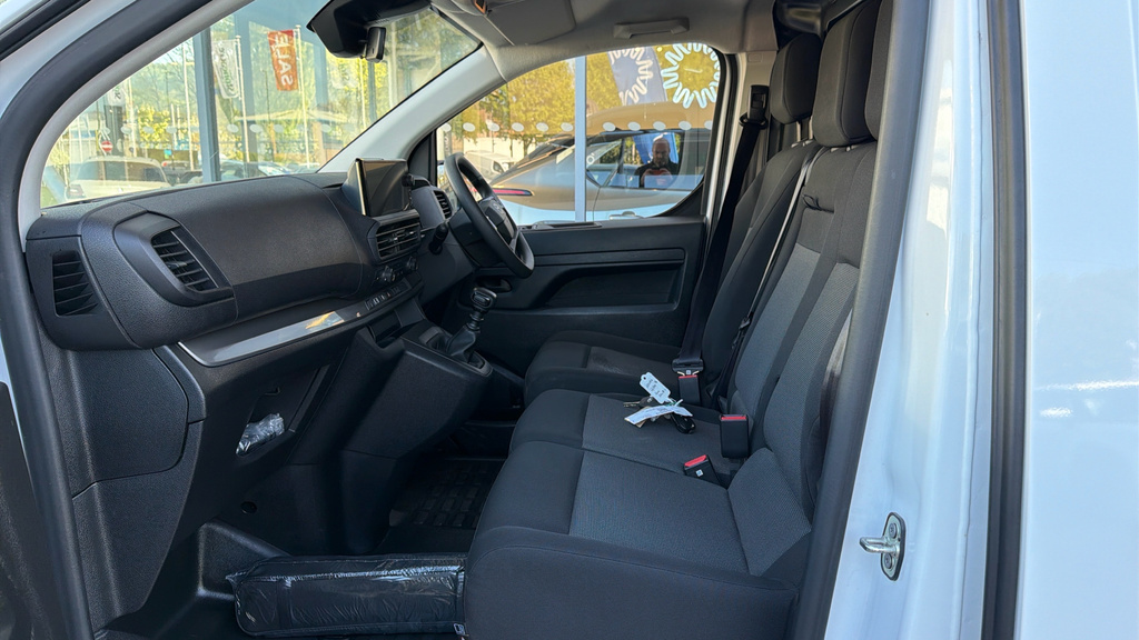 Toyota PROACE Icon FG74GXP White #5