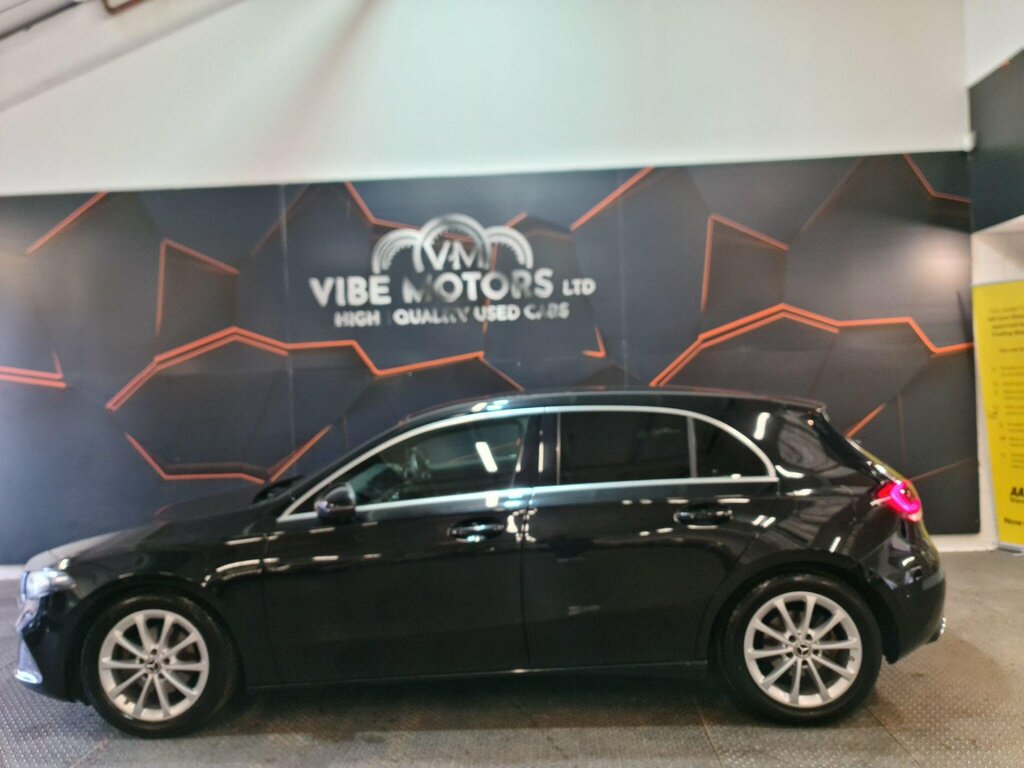 Mercedes-Benz A Class 1.5 A180d Sport Executive 7G-dct Euro 6 Ss KM69CTO Black #4