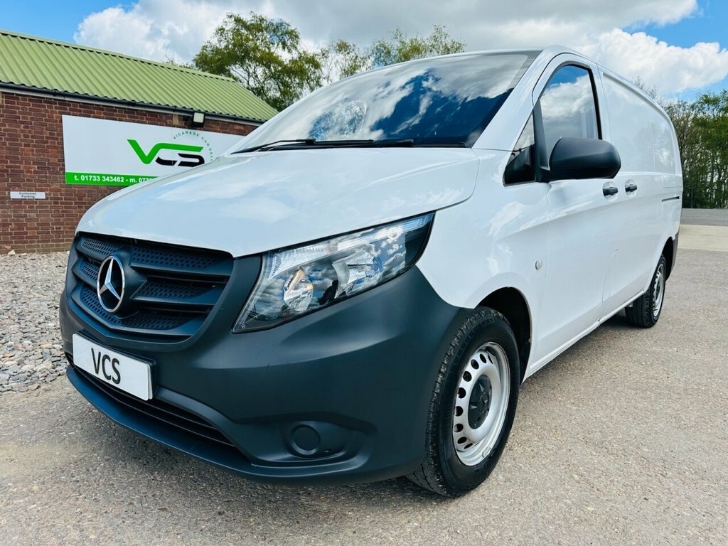 Mercedes-Benz Vito 1.6L Null 6Dr KU67HFP White #3