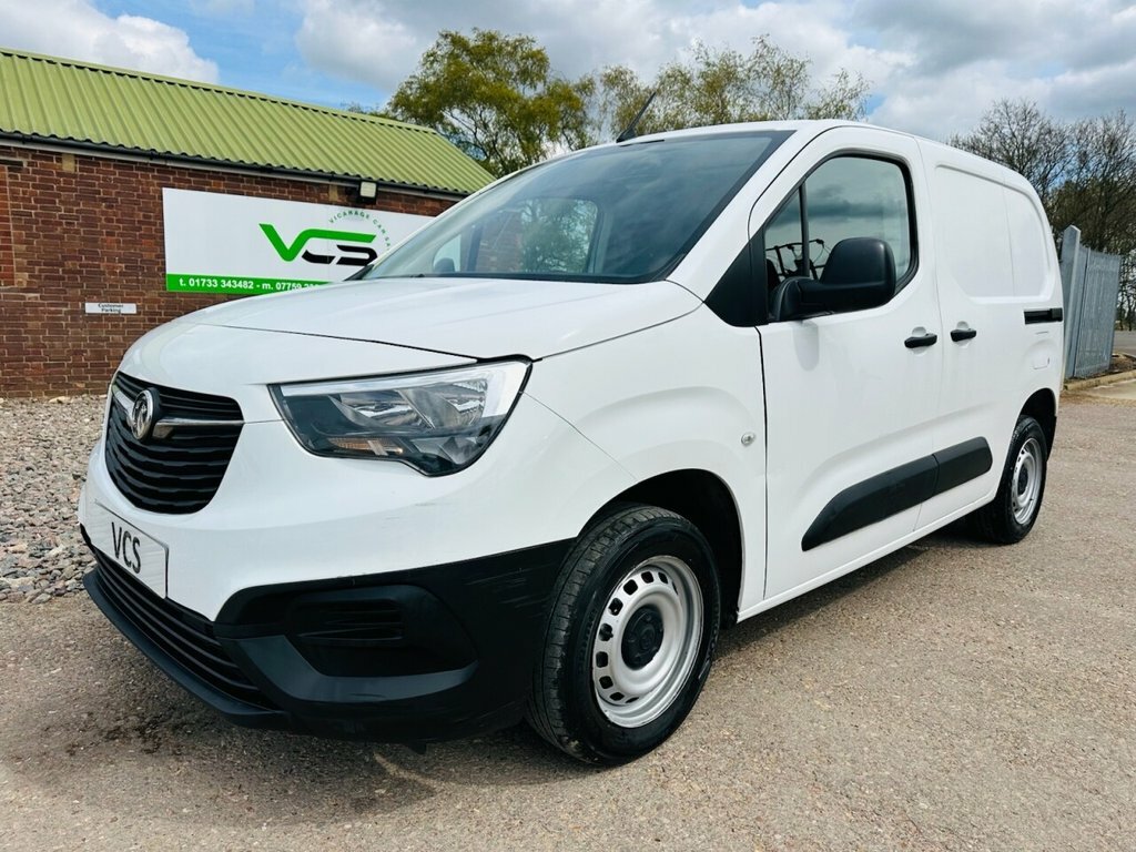 Vauxhall Combo 1.5L Edition FE20GSV White #4