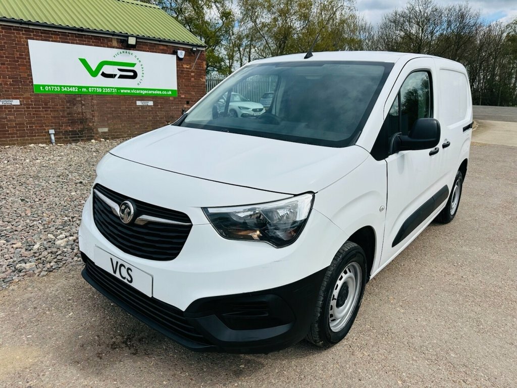 Vauxhall Combo 1.5L Edition White