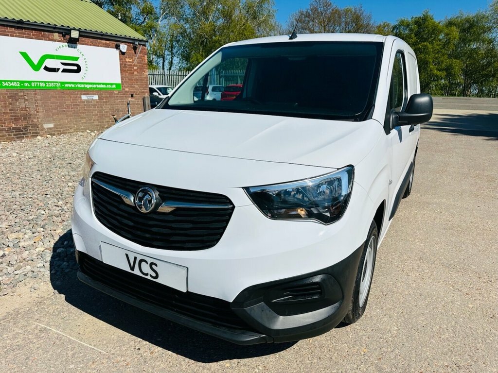 Vauxhall Combo 1.5L Dynamic FL72BBJ White #2