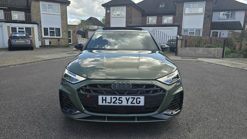 Audi S3 2.0 Tfsi Black Edition 2025 HJ25YZG Green #3