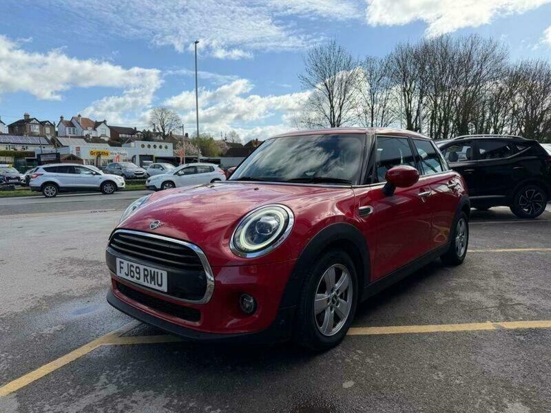 Mini Hatch 1.5 Cooper Classic Hatchback FJ69RMU Red #2