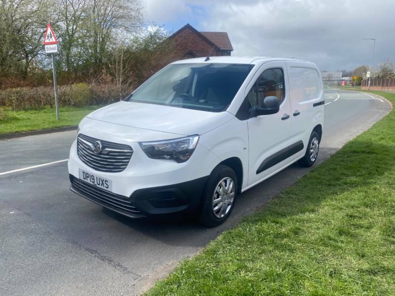 Vauxhall Combo 2000 1.6 Turbo D 75Ps H1 Edition Van - 2019 19 White