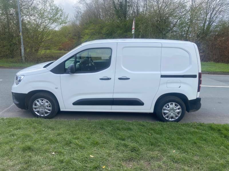 Vauxhall Combo 2000 1.6 Turbo D 75Ps H1 Edition Van - 2019 19 DP19UXS White #2