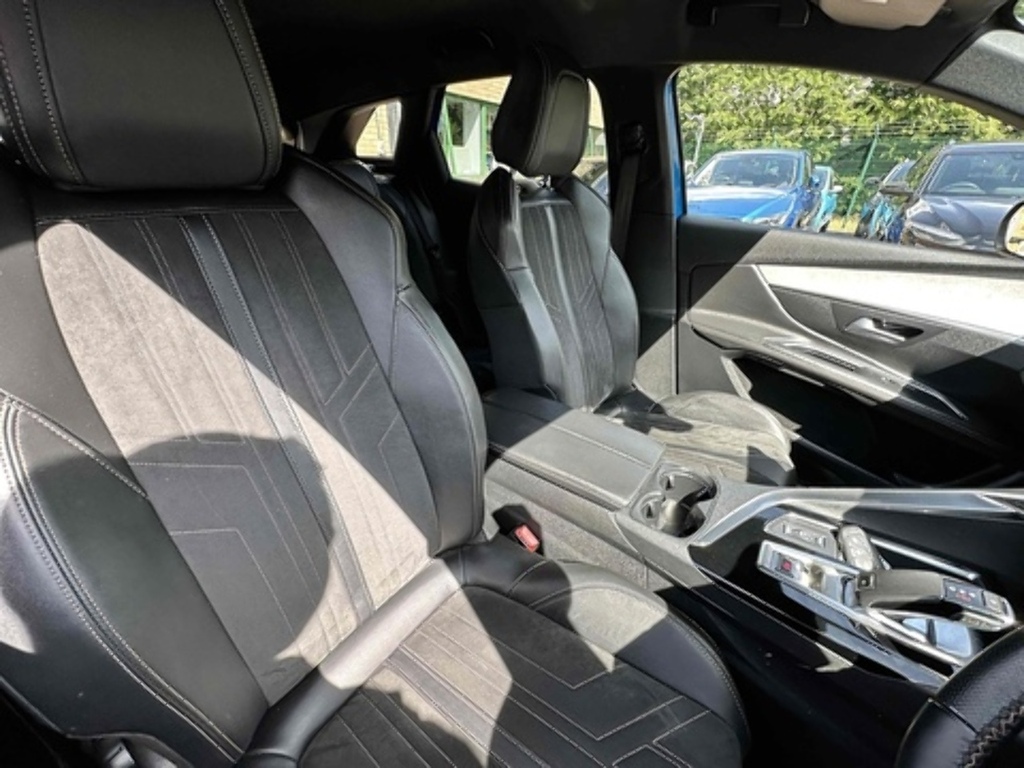 Peugeot 3008 Bluehdi Gt Premium CV22YFP Blue #2
