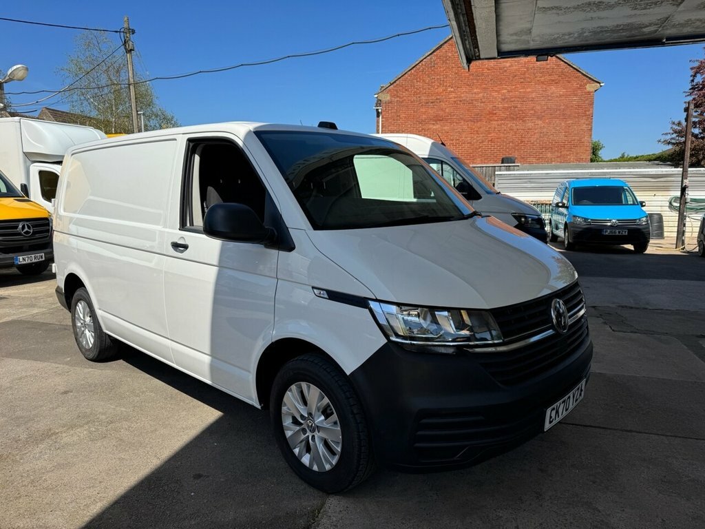 Volkswagen Transporter 2L Startline White