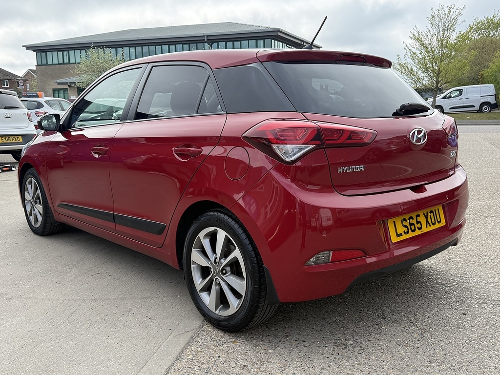 Hyundai I20 1.4 Premium U12161 Ulez Red #4