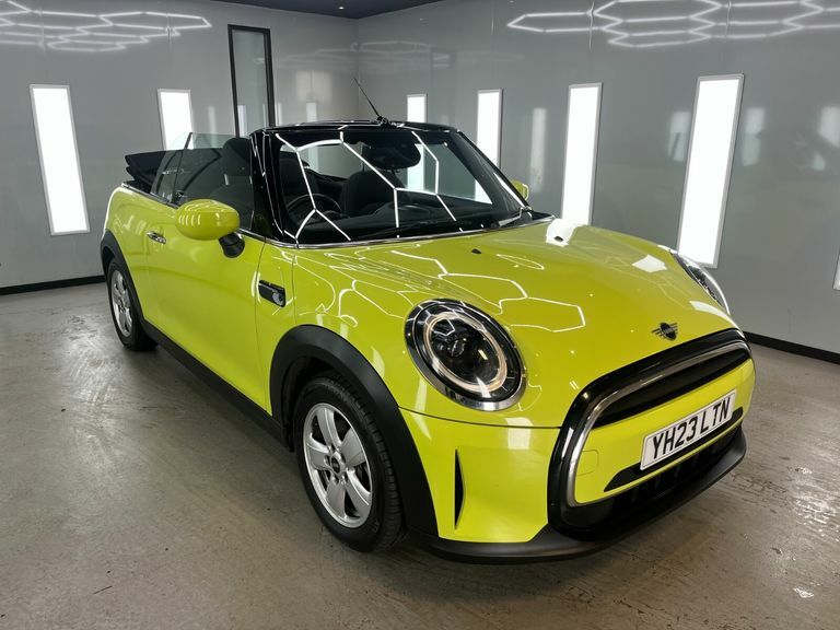Mini Convertible Cooper Classic Yellow