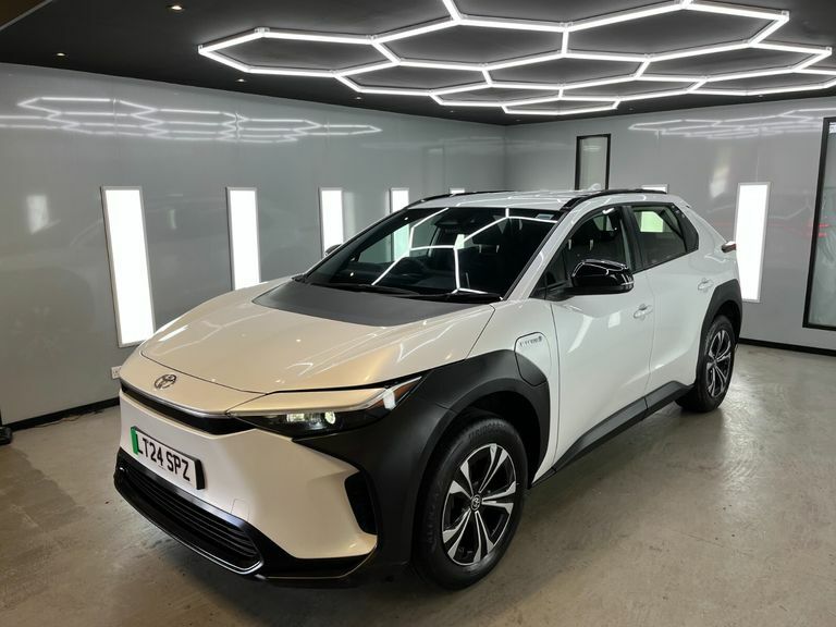 Toyota bZ4X Pure White #6