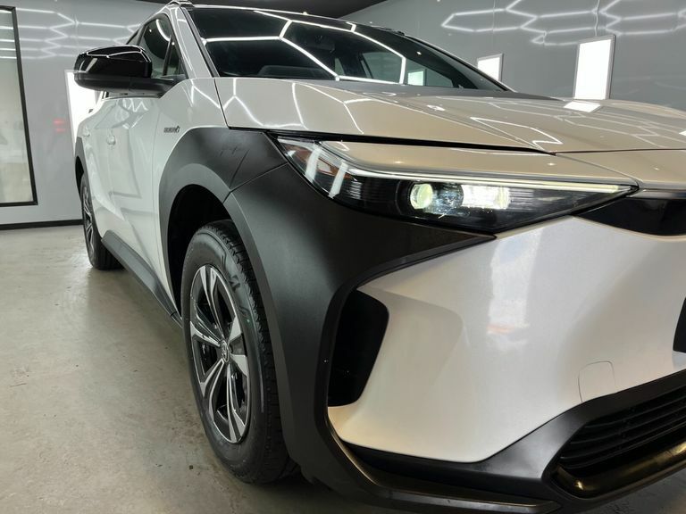 Toyota bZ4X Pure White #3