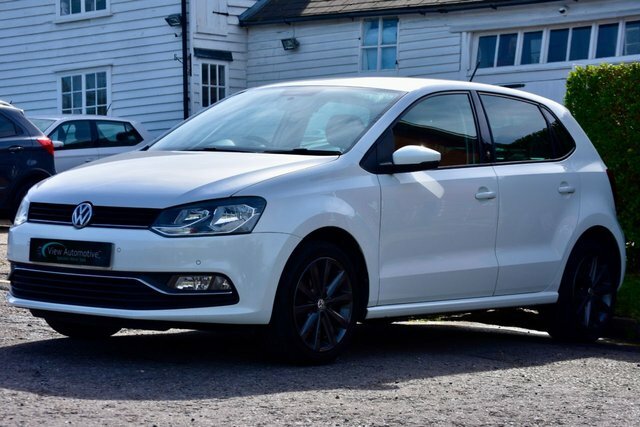 Volkswagen Polo Tsi Beats Hatchback HS17KLA White #4