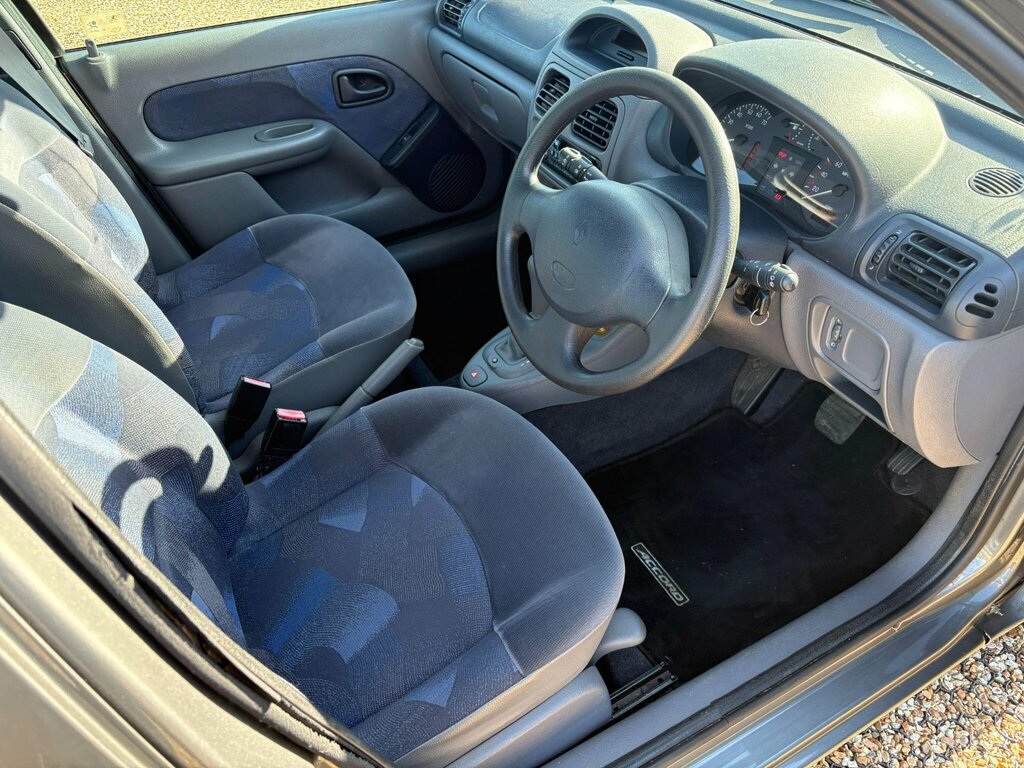 Renault Clio Rt Blue #27