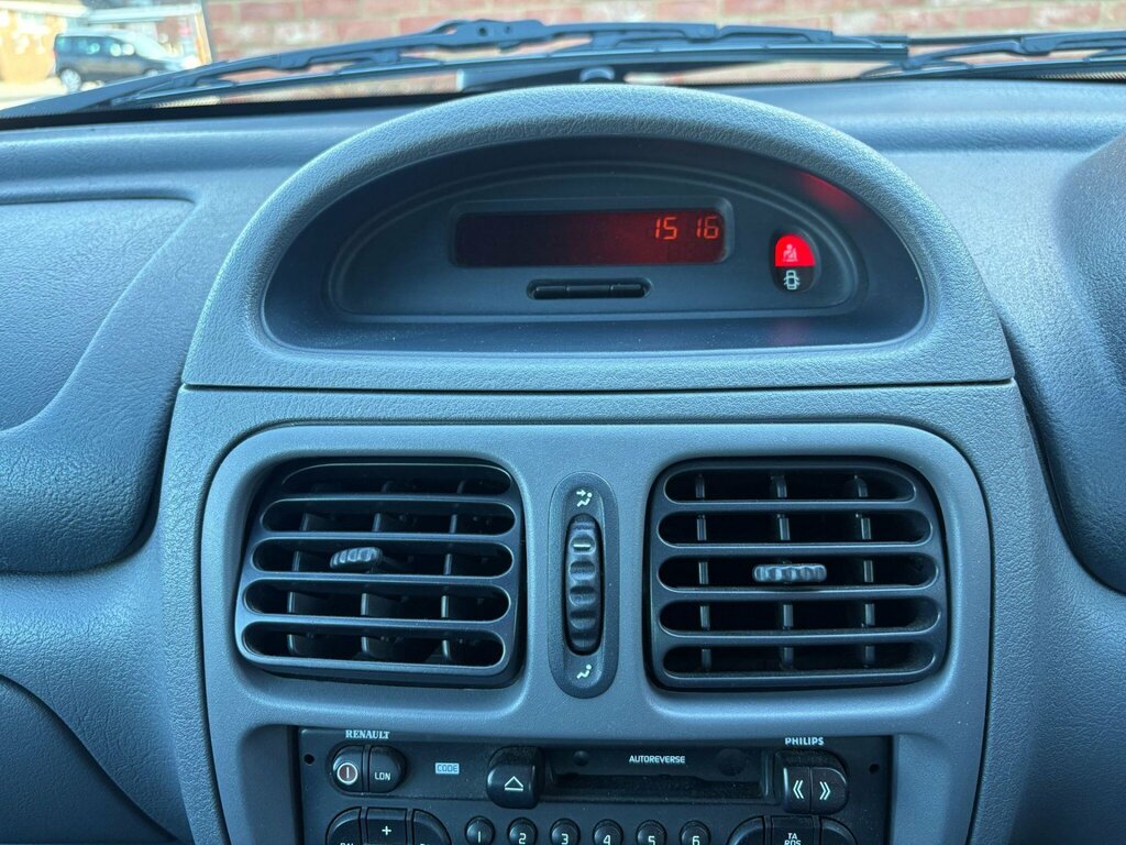 Renault Clio Rt Blue #40