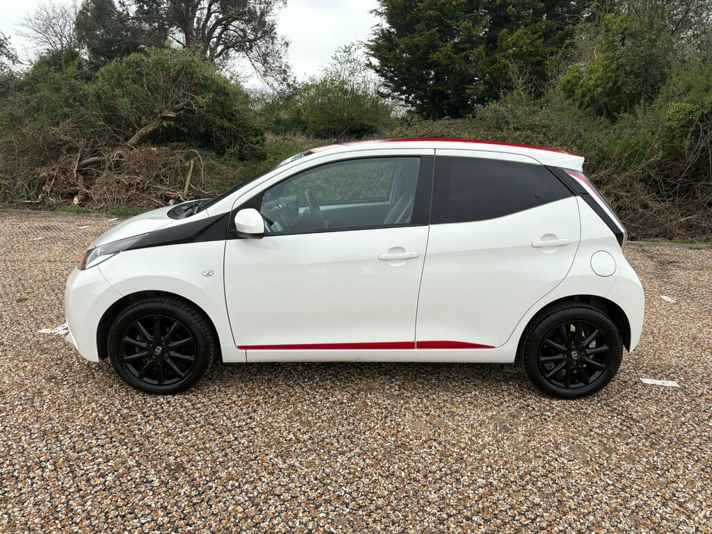 Toyota Aygo 1.0 Vvt-i X-press Euro 6 RX18OUN White #4