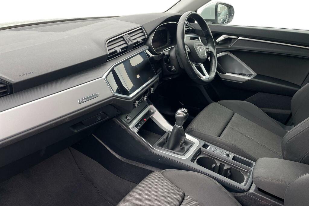 Audi Q3 Audi Q3 Sport 35 Tfsi 150 Ps 6-Speed AK73BXJ White #2