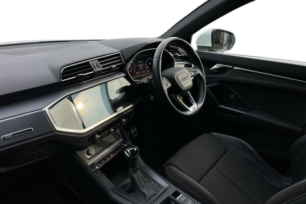 Audi Q3 Audi Q3 S Line 35 Tfsi 150 Ps S Tronic SL21HKU White #2