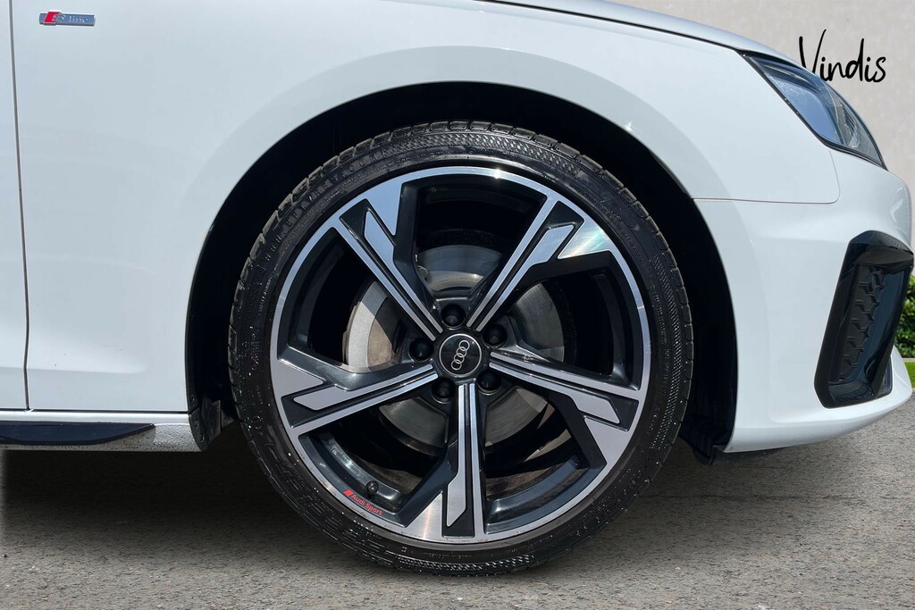 Audi A4 Avant Audi A4 Avant Black Edition 40 Tfsi 204 Ps S Troni LS23RCF White #5