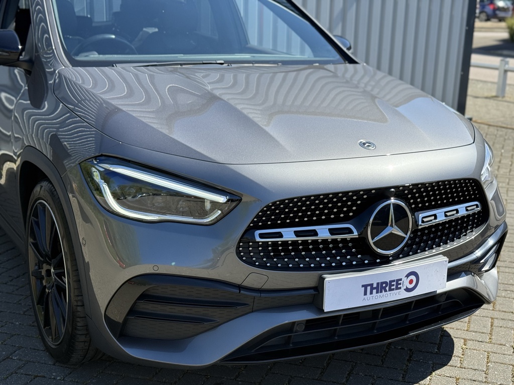 Mercedes-Benz GLA Class Mercedes-benz Gla 200 Amg Lne Prem Ngt Ed A LN72NNH Grey #3