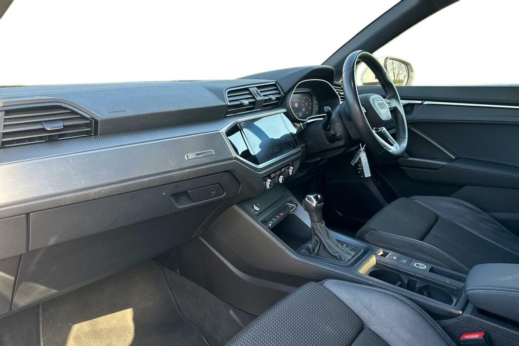 Audi Q3 Audi Q3 S Line 35 Tfsi 150 Ps S Tronic LO70WJL White #2
