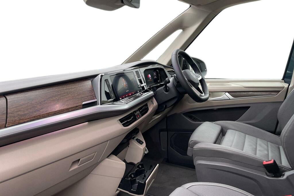 Volkswagen Multivan Volkswagen Multivan Estate 1.5 Tsi Ehybrid Style 5 KS75YWR White #2