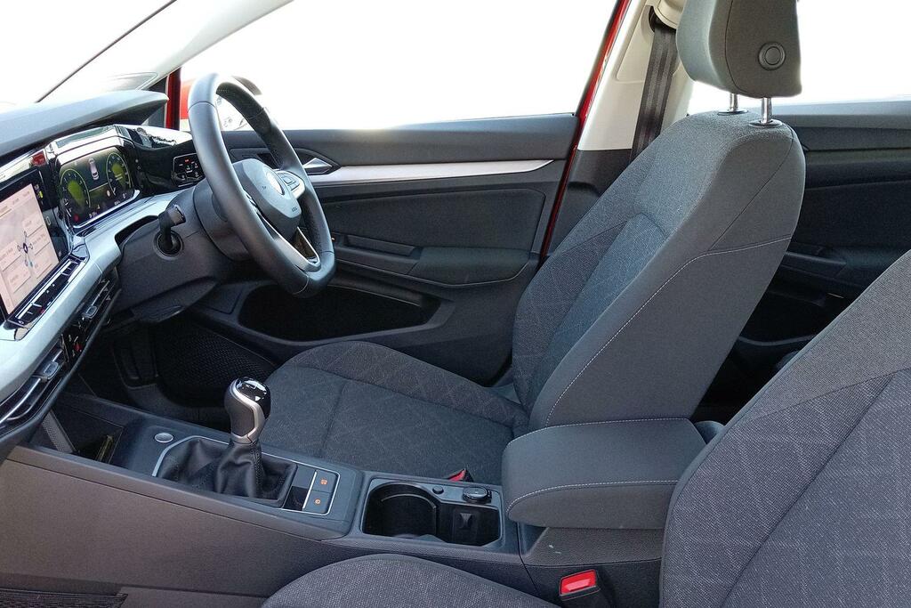 Volkswagen Golf Volkswagen Golf Life 1.5 Tsi 130Ps 6-Speed AJ22MDO Red #2